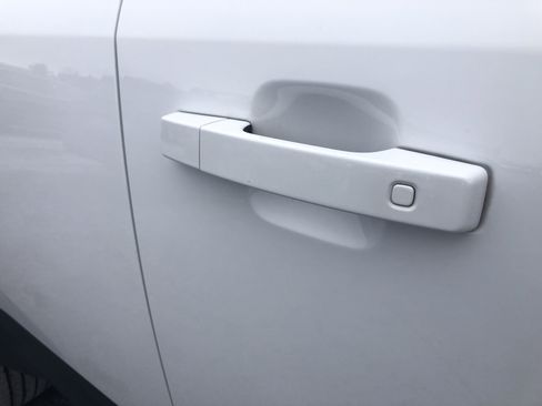 Used 2023 Land Rover Defender 110 S image 21