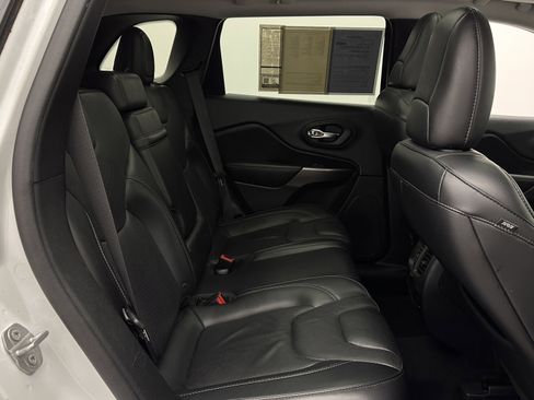 Used 2019 Jeep Cherokee Limited w/ Technology Group FWD image 36