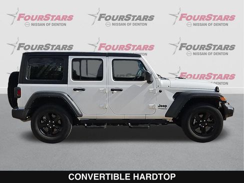 Used 2022 Jeep Wrangler Unlimited Sport AWD/4WD image 3