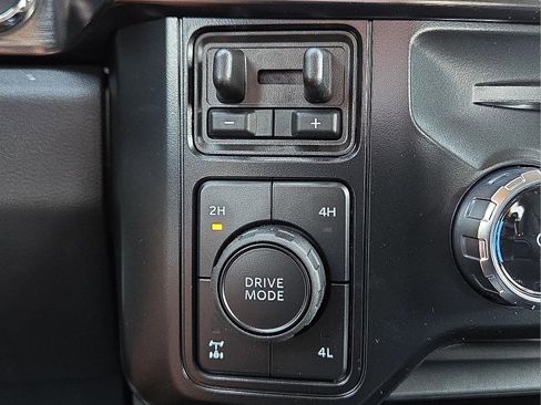 New 2026 Ford F250 Lariat w/ Black Appearance Package image 19