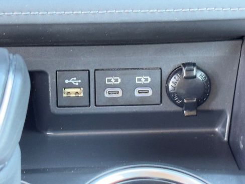 Used 2023 Toyota Highlander LE image 26