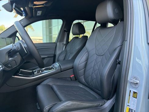 Used 2025 BMW X5 xDrive50e w/ M Sport Package image 11
