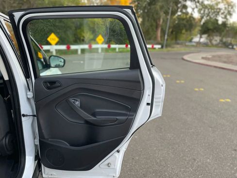 Used 2018 Ford Escape S image 22