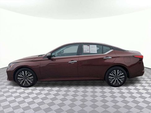 Used 2025 Nissan Altima 2.5 SV FWD image 6