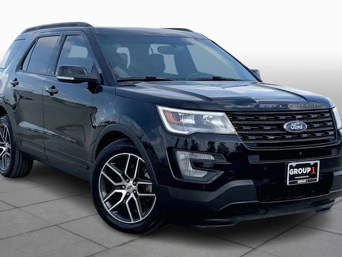 Used 2017 Ford Explorer Sport w/ Equipment Group 401A image 2