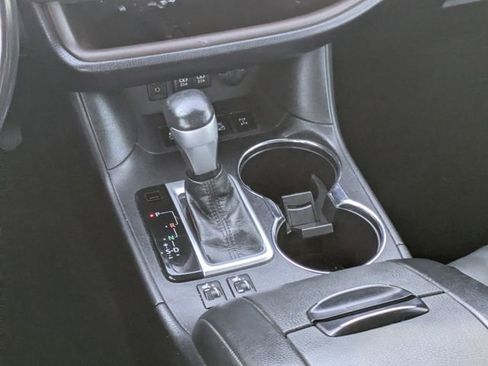 Used 2018 Toyota Highlander XLE image 14