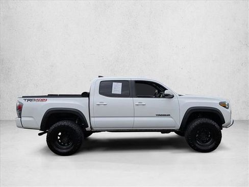Used 2023 Toyota Tacoma TRD Off-Road w/ Technology Package AWD/4WD image 4