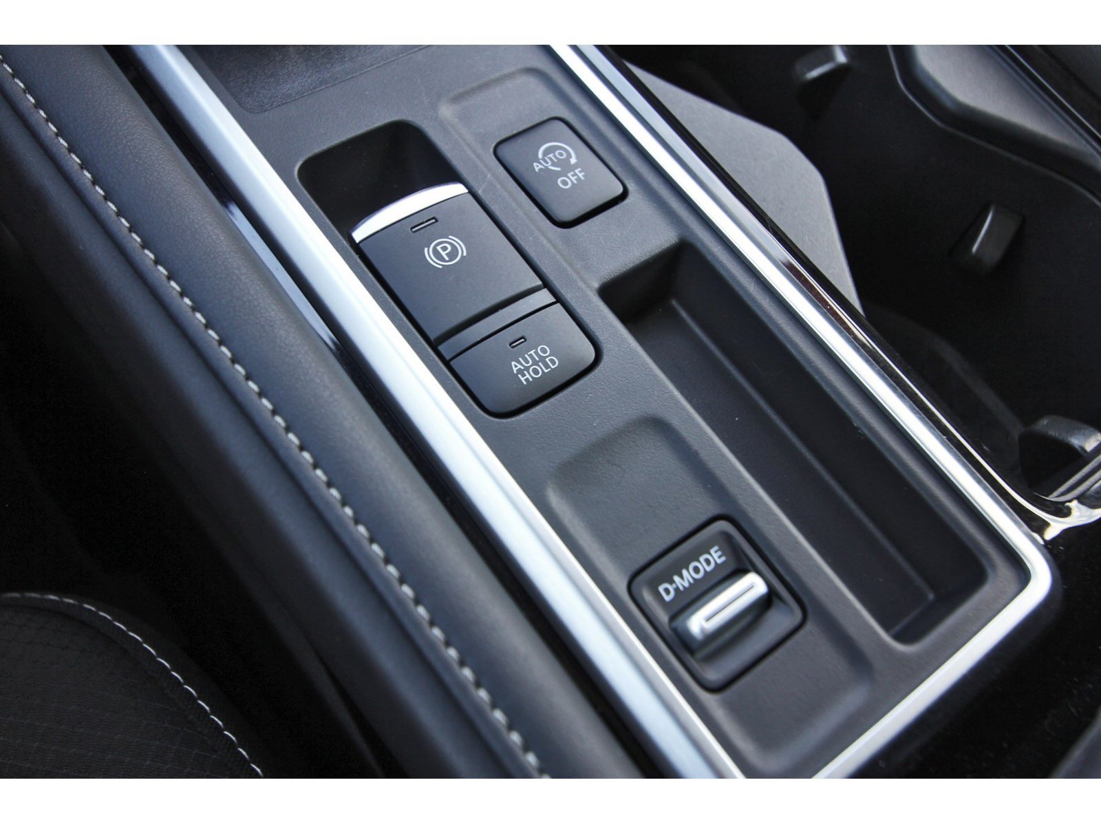 Certified 2025 Nissan Pathfinder SL FWD image 31