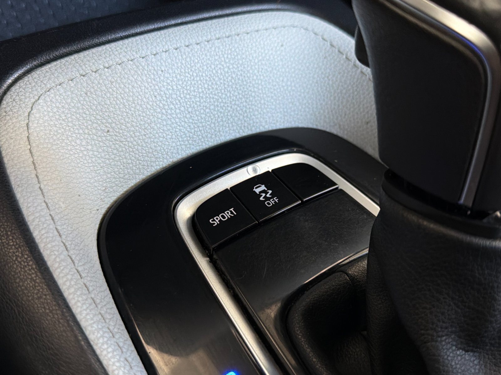 Used 2020 Toyota Corolla SE w/ SE Premium Package FWD image 26