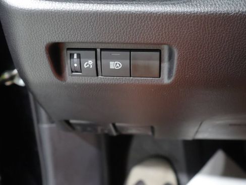 Used 2025 Toyota RAV4 XLE FWD image 30