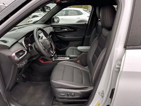 Used 2023 Chevrolet TrailBlazer RS w/ Convenience Package AWD/4WD image 11