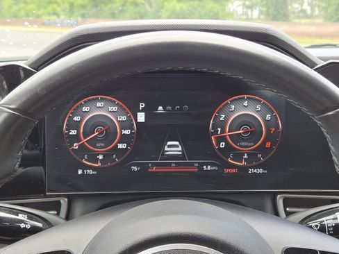 Used 2025 Hyundai Elantra SEL FWD image 32