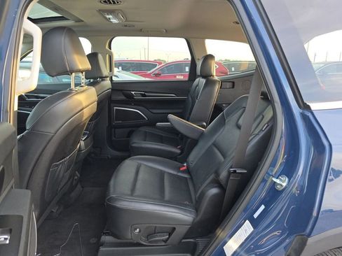 Used 2025 Kia Telluride S AWD/4WD image 3