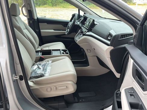 New 2026 Honda Odyssey EX-L image 13