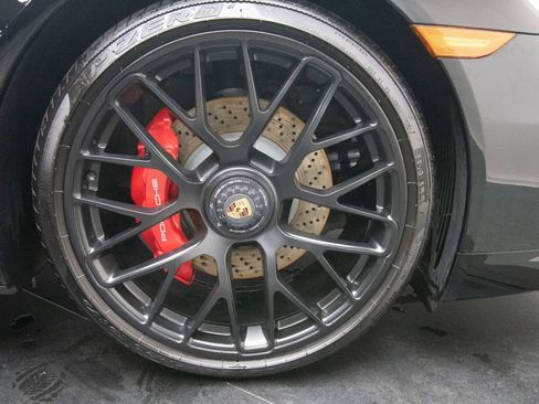 Used 2015 Porsche 911 Cabriolet image 40