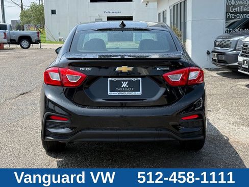 Used 2018 Chevrolet Cruze Premier FWD image 11