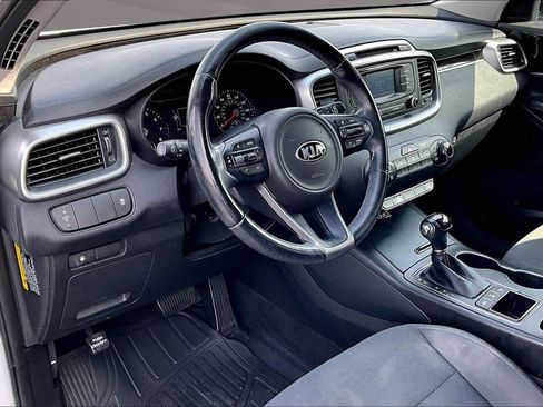 Used 2016 Kia Sorento AWD w/ LX Convenience Package image 14