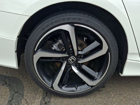 Used 2021 Honda Accord Sport image 9