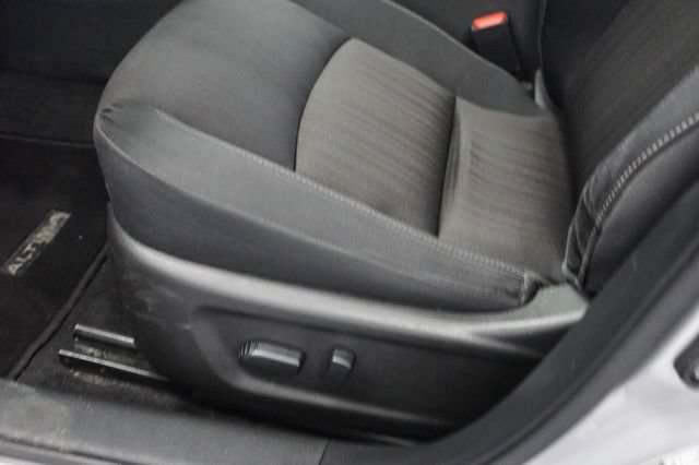 Used 2024 Nissan Altima 2.5 SV FWD image 10
