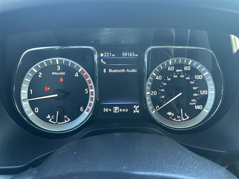 Used 2019 Nissan Titan PRO-4X w/ Pro-4x Convenience Package image 3