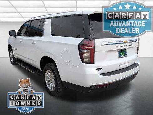 Used 2024 Chevrolet Suburban LT RWD image 2