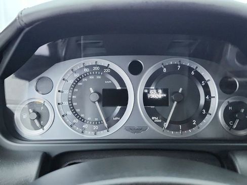 Used 2015 Aston Martin V8 Vantage Coupe RWD image 17