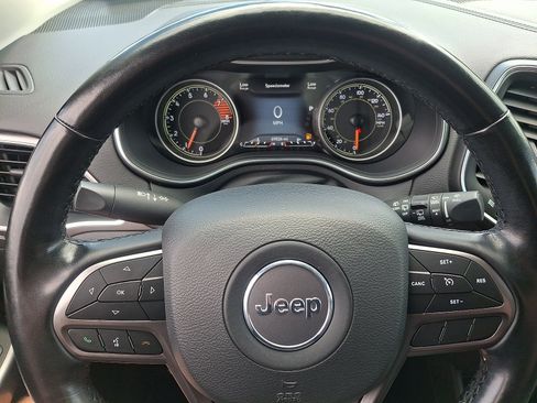 Used 2021 Jeep Cherokee Latitude Lux w/ Comfort/Convenience Group AWD/4WD image 18
