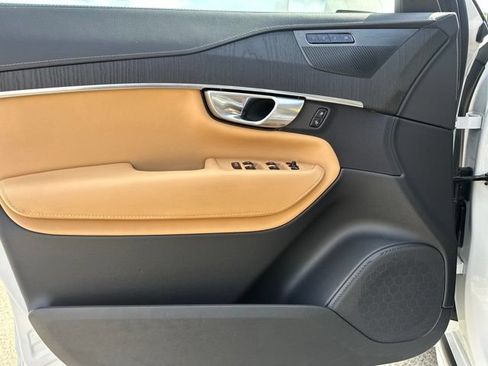 Certified 2023 Volvo XC90 B6 Ultimate w/ Protection Package AWD/4WD image 18