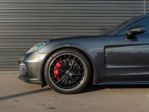 Used 2019 Porsche Panamera Turbo image 12