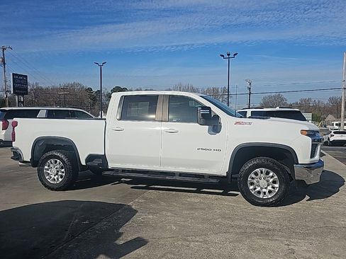 Used 2020 Chevrolet Silverado 2500 LT w/ Z71 Off-Road Package image 2