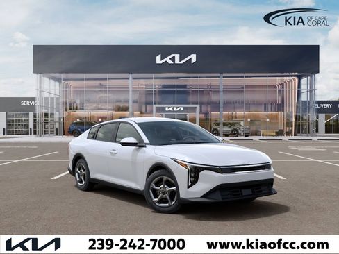 New 2026 Kia K4 LXS image 8