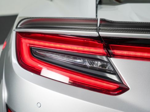 Used 2017 Acura NSX image 18