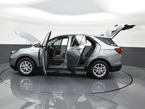 Used 2024 Chevrolet Equinox LT FWD image 34