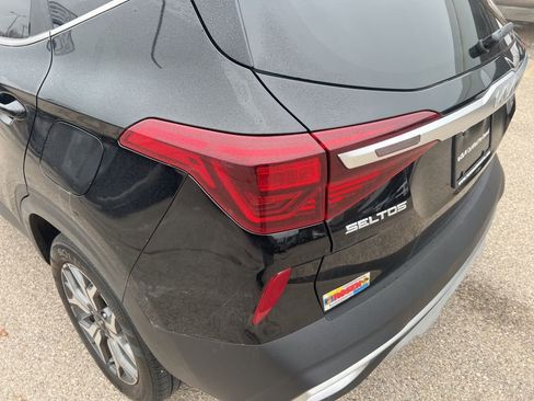 Certified 2022 Kia Seltos EX image 38