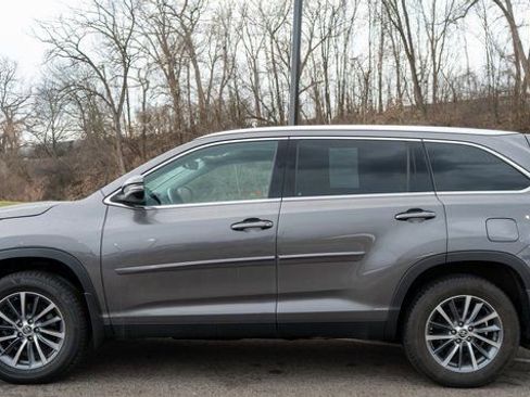 Used 2019 Toyota Highlander XLE image 9