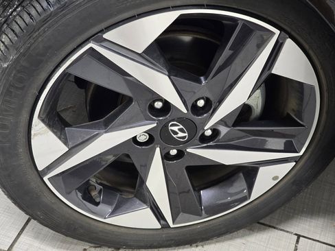 Used 2023 Hyundai Elantra SEL w/ Convenience Package image 8