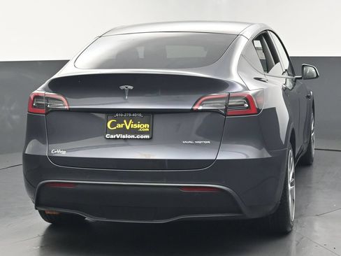 Used 2022 Tesla Model Y Long Range AWD/4WD image 3
