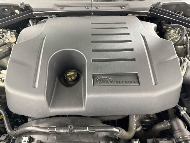 Certified 2023 Land Rover Defender 130 X-Dynamic SE AWD/4WD image 32