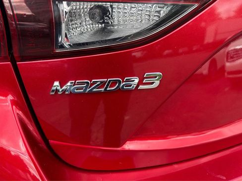 Used 2018 MAZDA MAZDA3 Sport FWD image 18