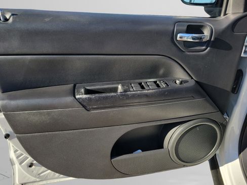 Used 2014 Jeep Compass Sport w/ Power Value Group image 27