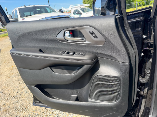 New 2026 Chrysler Pacifica Select AWD/4WD image 13