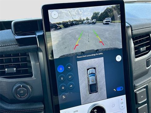 Used 2025 Ford F150 Lightning Flash image 14