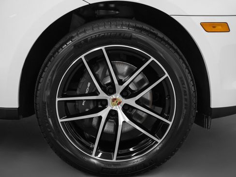 Certified 2026 Porsche Macan AWD/4WD image 15