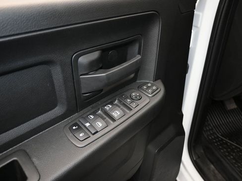 Used 2024 RAM 3500 Tradesman w/ Chrome Appearance Group image 12