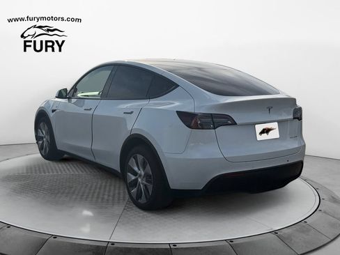 Used 2022 Tesla Model Y Long Range AWD/4WD image 6