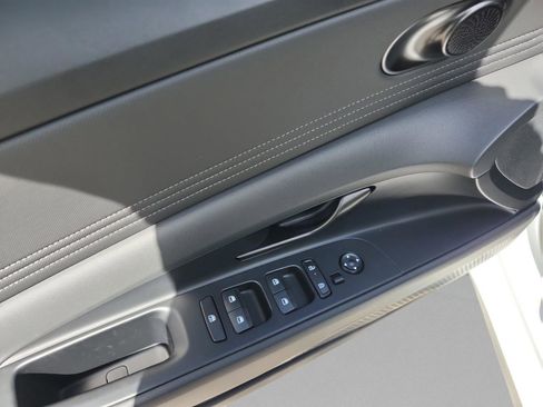 New 2026 Hyundai Elantra Sport FWD image 16