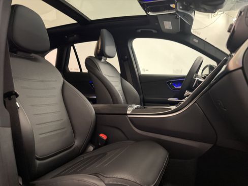 Used 2026 Mercedes-Benz GLC 300 4MATIC image 30