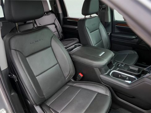 Certified 2025 GMC Sierra 2500 Denali w/ Denali Reserve Package image 33