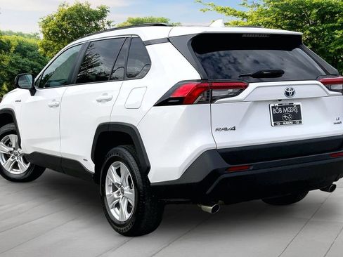Used 2021 Toyota RAV4 LE AWD/4WD image 4
