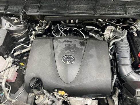 Used 2022 Toyota Highlander L FWD image 25